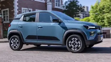 Kwid E-Tech 2026 vs BYD Dolphin Mini: A Renault Encontrou a Fórmula para Desbancar o Líder Chinês? Hatch 