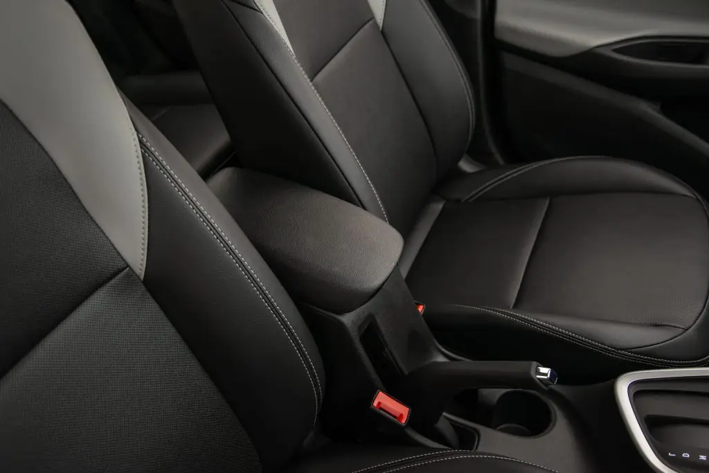Polo Track, Argo Drive ou Onix LT: Qual Hatch 1.0 Entrega Mais Realidade e Menos Prejuízo? Hatch 