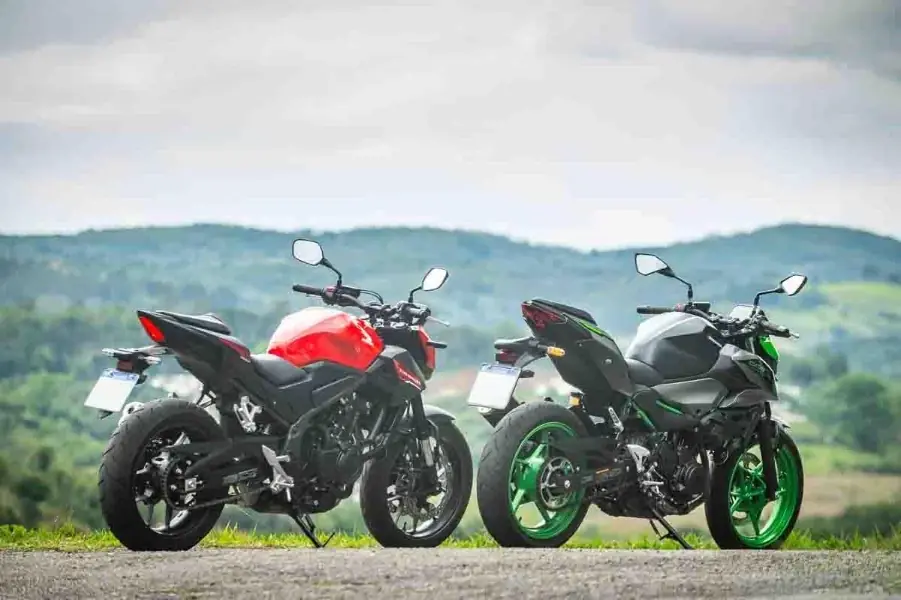 Honda CB 500 Hornet ou Kawasaki Z500? O Duelo Definitivo das Nakeds que Você Precisa Conhecer! Motos 