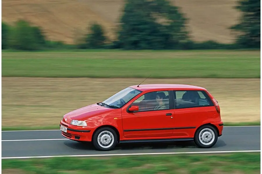 O Fiat Punto vai voltar? CEO da marca revela a única condição para o retorno do ícone Hatch 