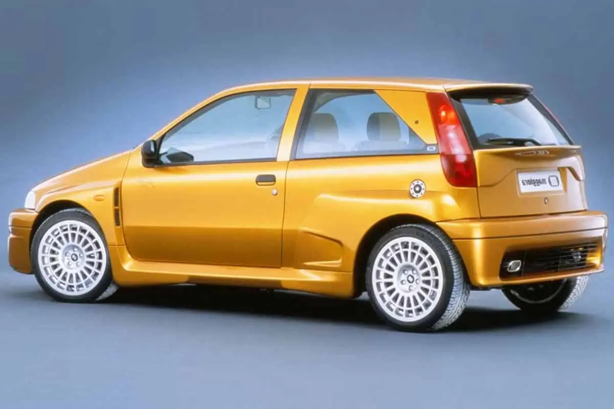 O Fiat Punto vai voltar? CEO da marca revela a única condição para o retorno do ícone Hatch 