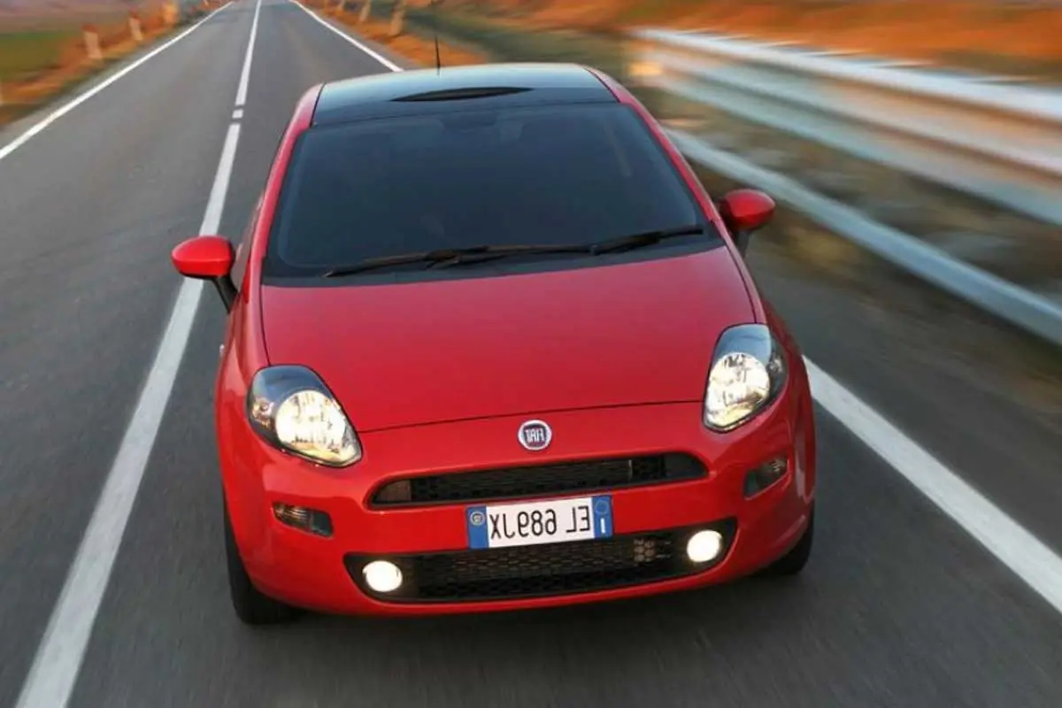 O Fiat Punto vai voltar? CEO da marca revela a única condição para o retorno do ícone Hatch 