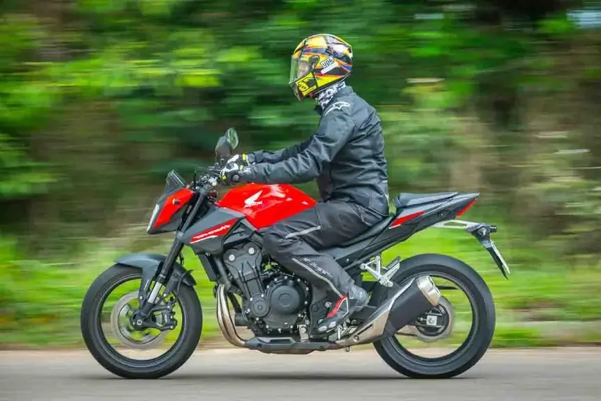 Honda CB 500 Hornet ou Kawasaki Z500? O Duelo Definitivo das Nakeds que Você Precisa Conhecer! Motos 